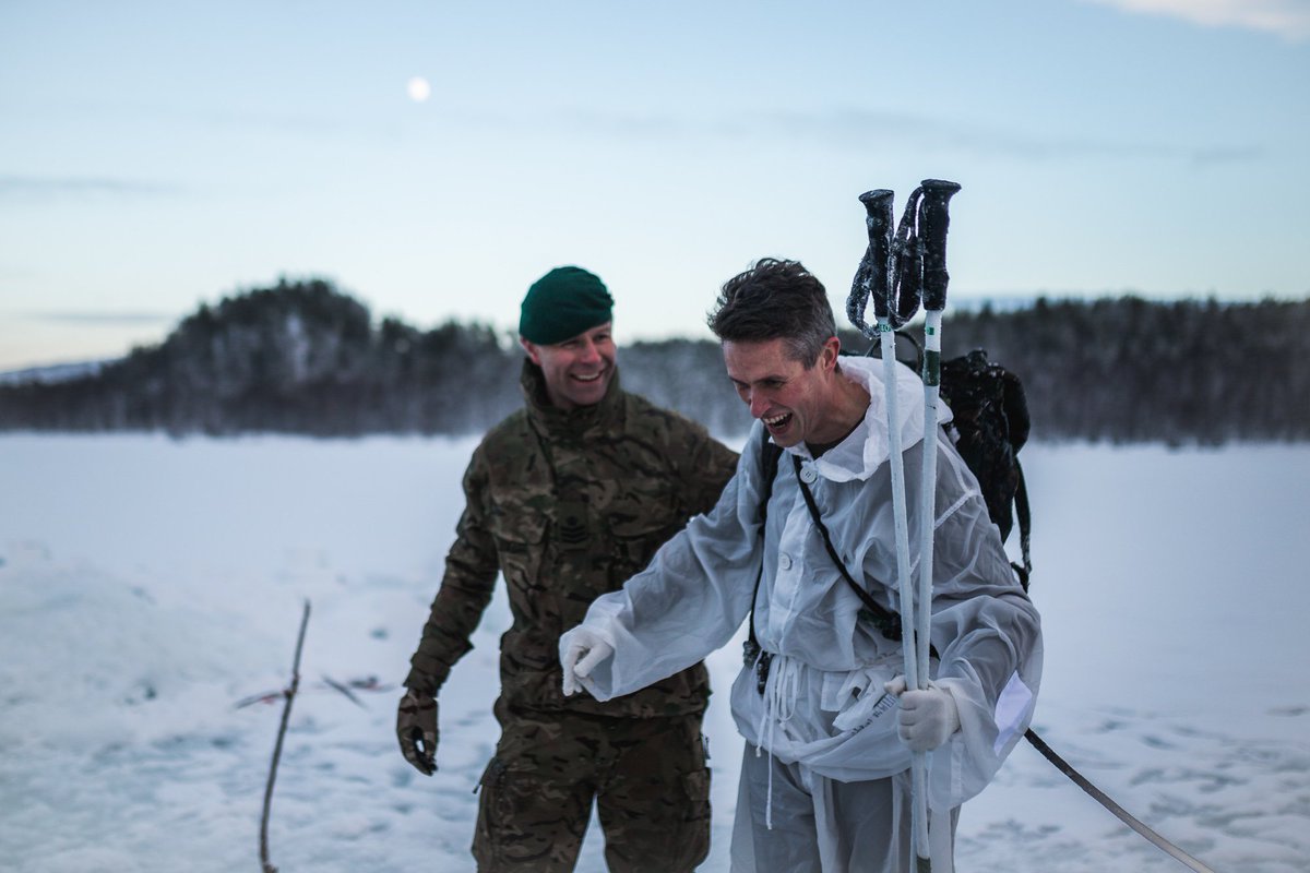 Norway: 40 Commando Royal Marines Hosted Defence Secretary @GavinWilliamson in Arctic Circle today as he announced further detail on the upcoming Arctic Strategy which will see 1000+ RMs deploying annually to Northern Norway for the next 10 years.