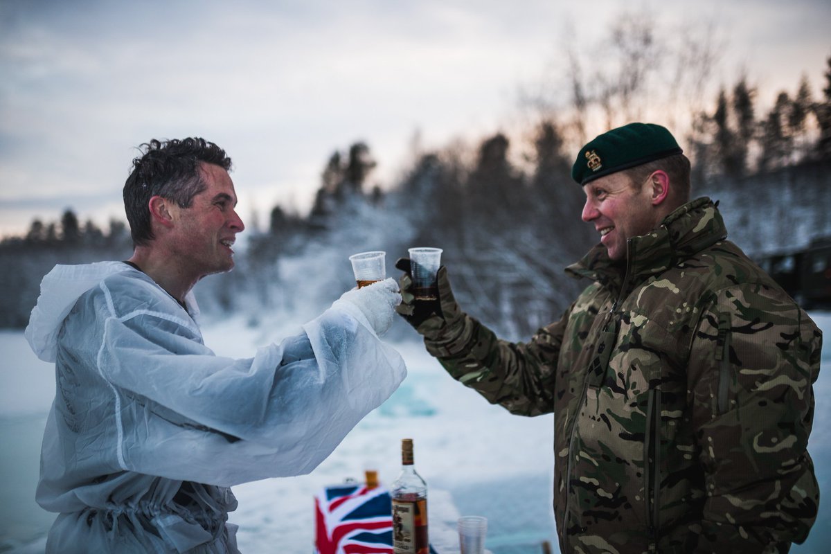 Norway: 40 Commando Royal Marines Hosted Defence Secretary @GavinWilliamson in Arctic Circle today as he announced further detail on the upcoming Arctic Strategy which will see 1000+ RMs deploying annually to Northern Norway for the next 10 years.
